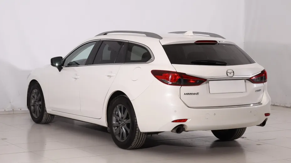 Mazda 6 -