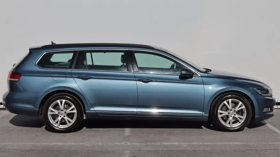 VW Passat -