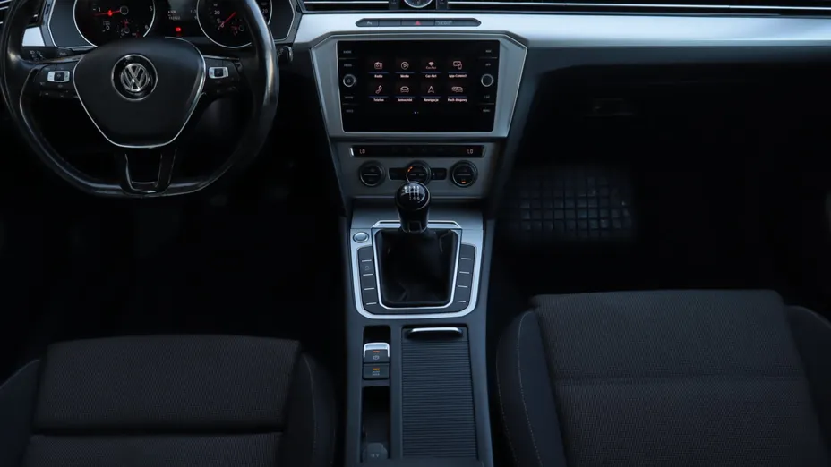 VW Passat -