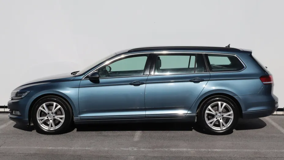 VW Passat -