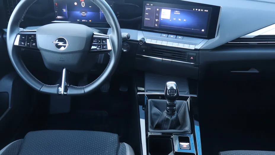 Opel Astra -