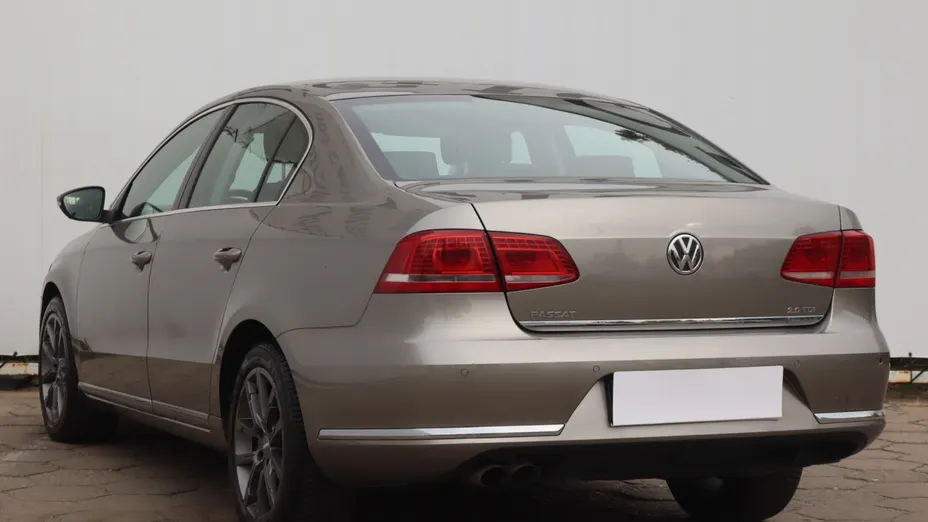 VW Passat -