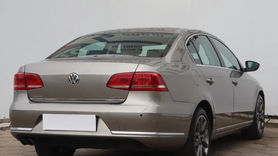 VW Passat -