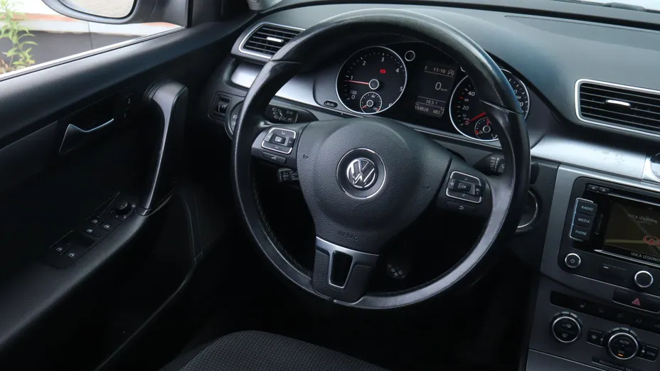 VW Passat -