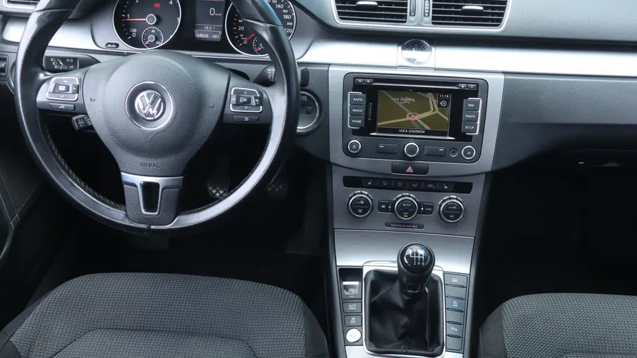 VW Passat -