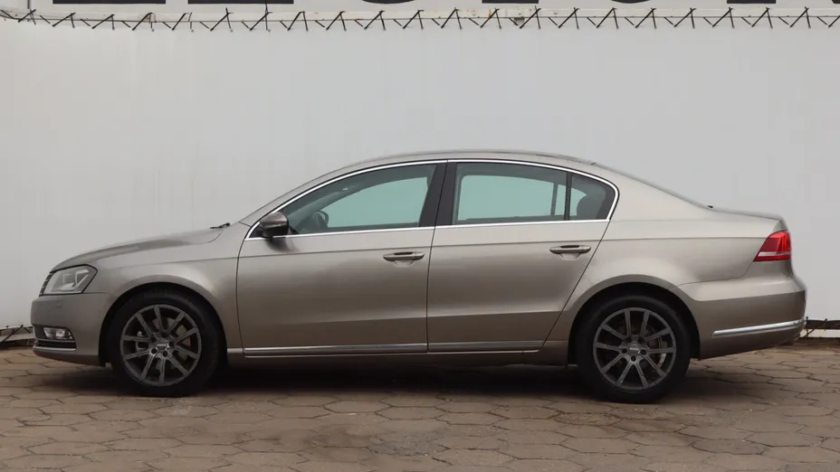 VW Passat -
