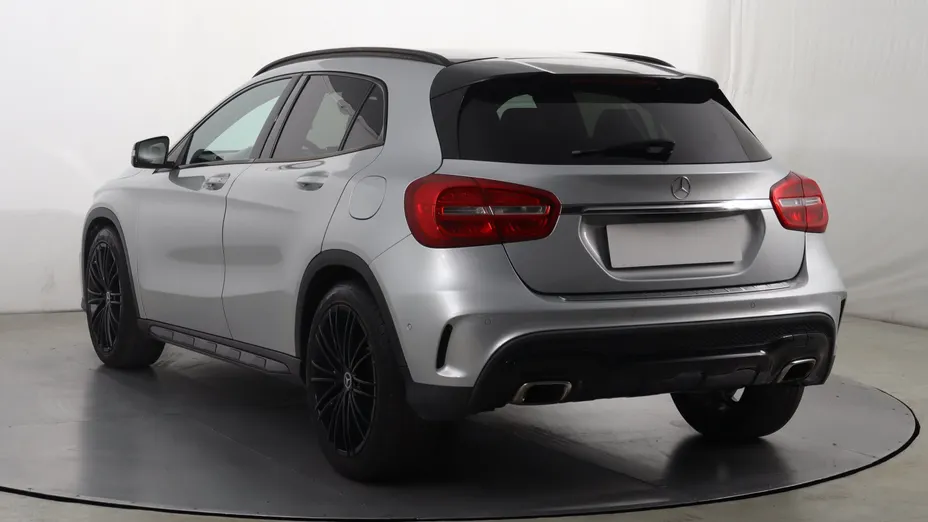Mercedes GLA -