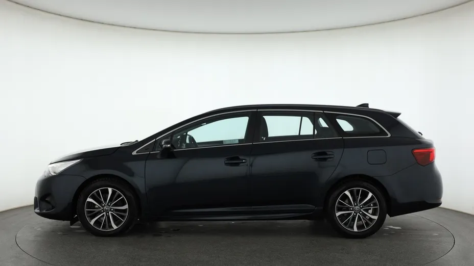 Toyota Avensis -