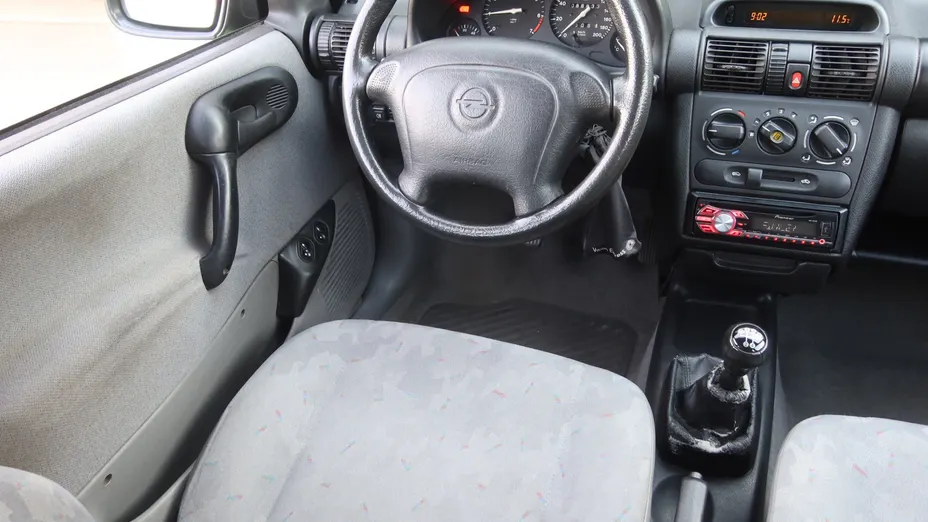 Opel Corsa -