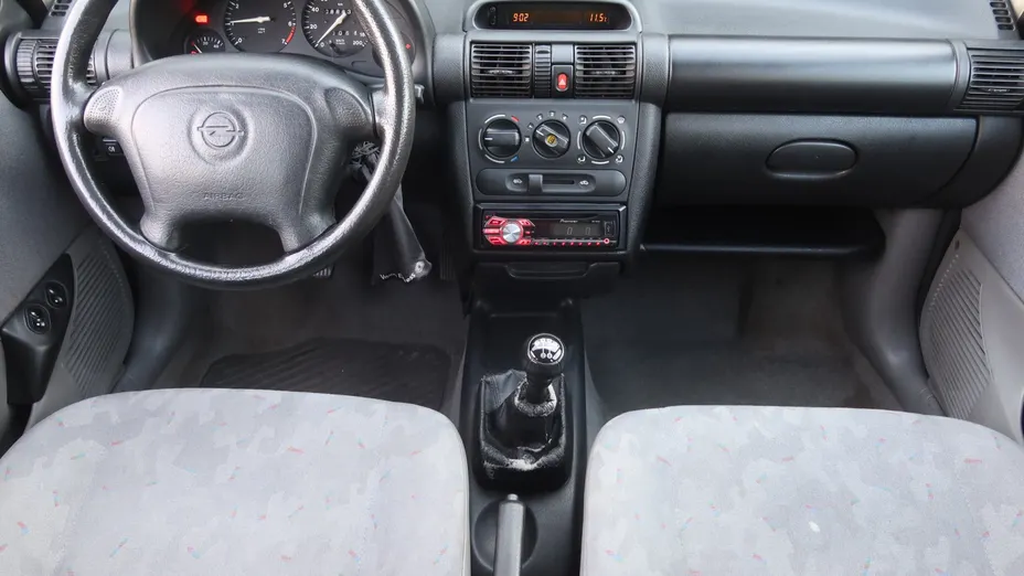 Opel Corsa -