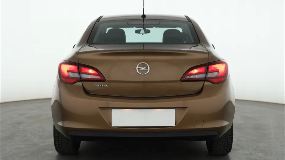 Opel Astra -