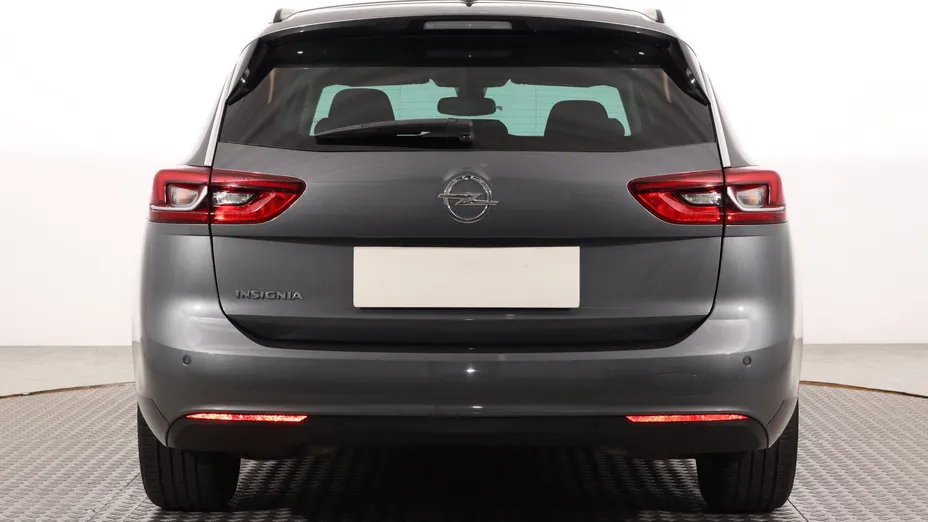 Opel Insignia -
