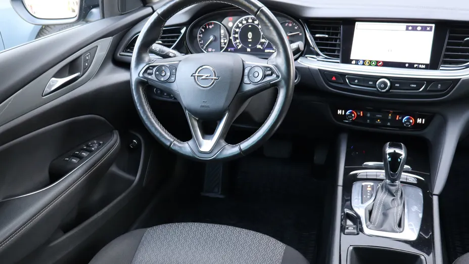 Opel Insignia -