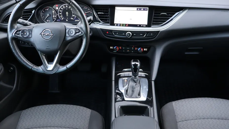 Opel Insignia -