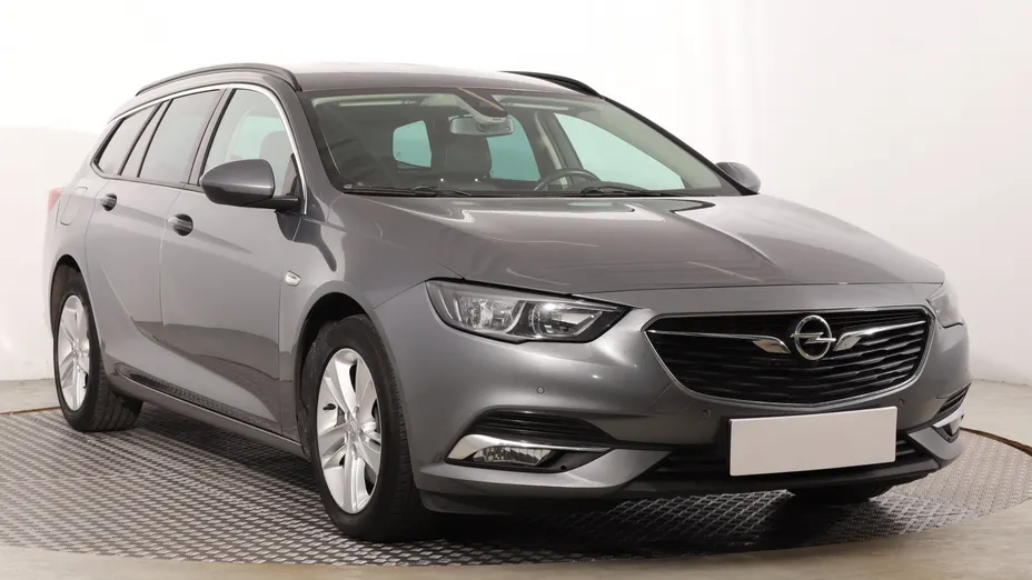 Opel Insignia -