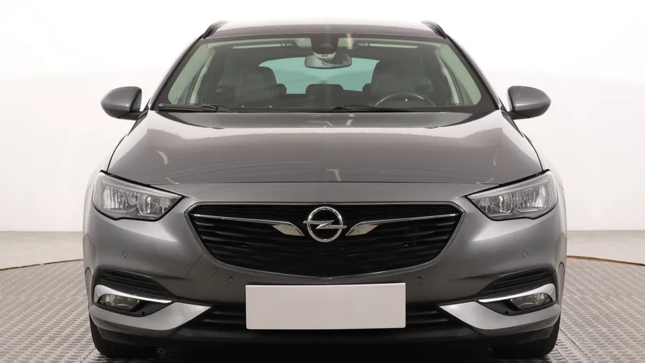 Opel Insignia -