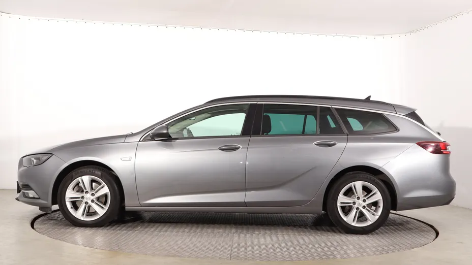 Opel Insignia -
