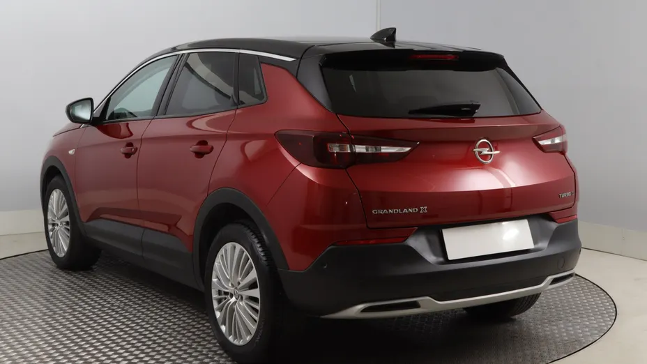 Opel Grandland -