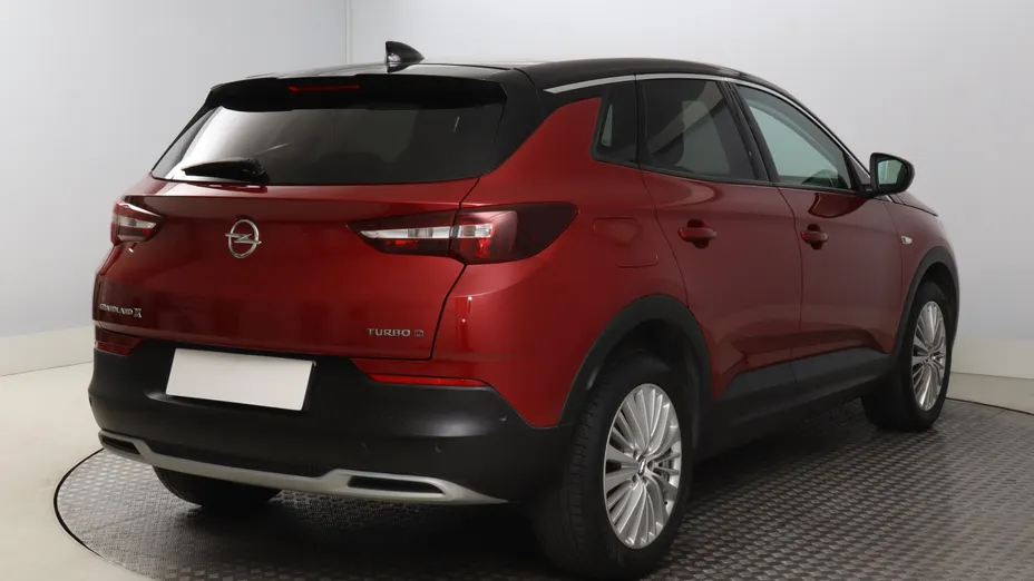 Opel Grandland -