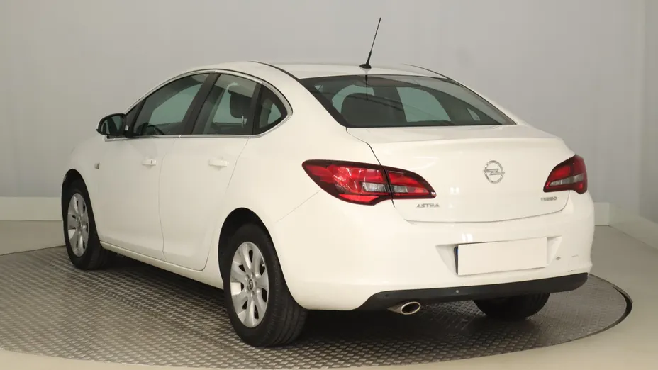 Opel Astra -