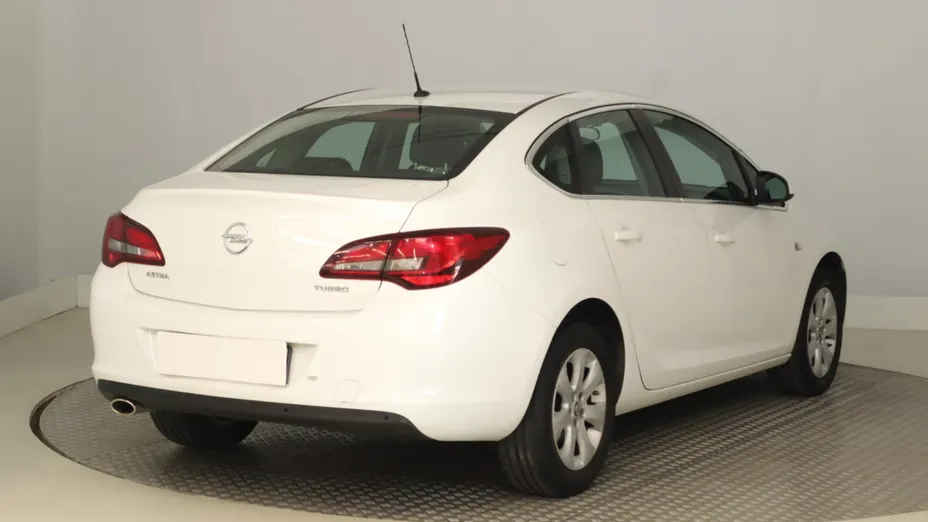 Opel Astra -