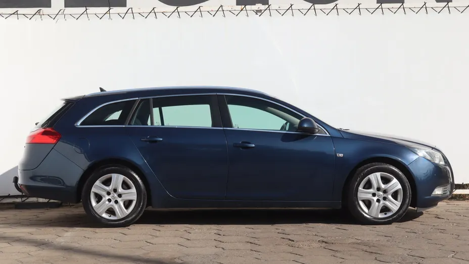 Opel Insignia -
