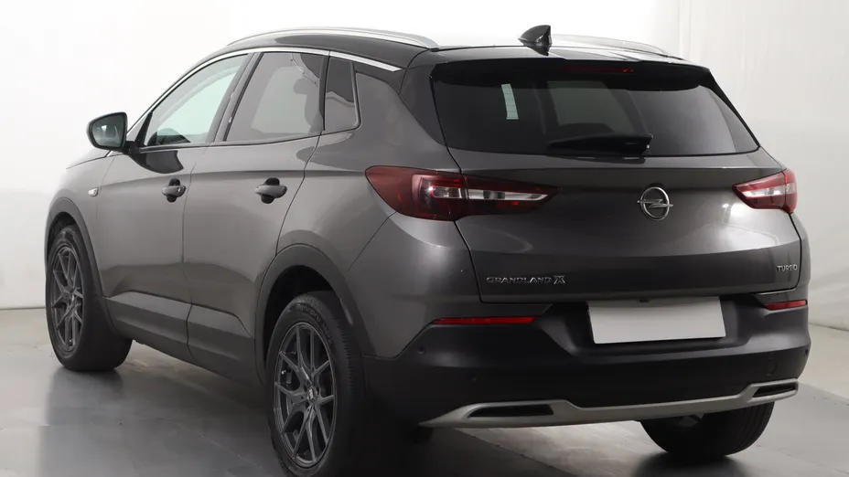 Opel Grandland -