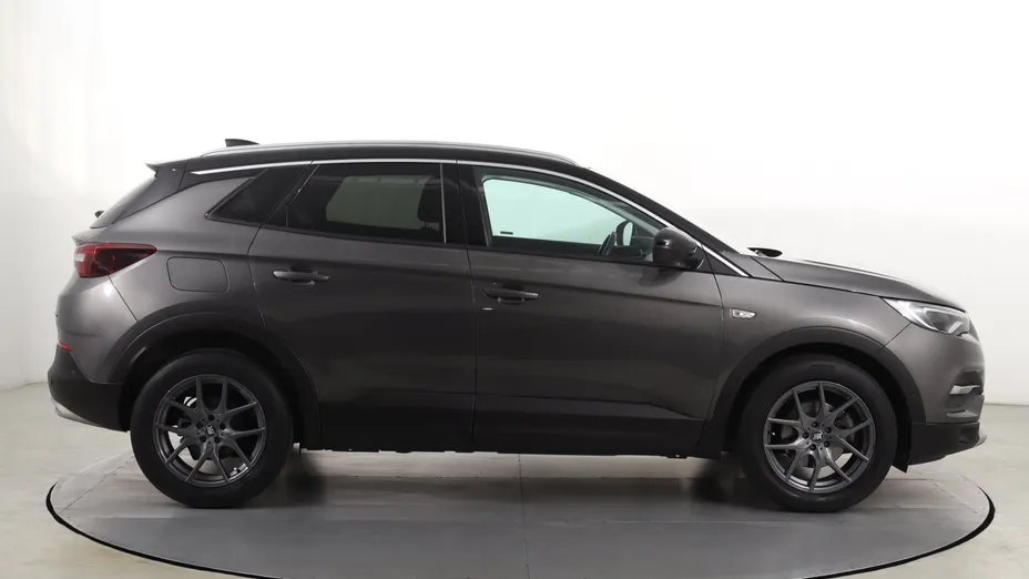 Opel Grandland -