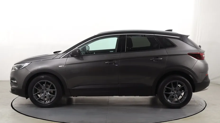 Opel Grandland -