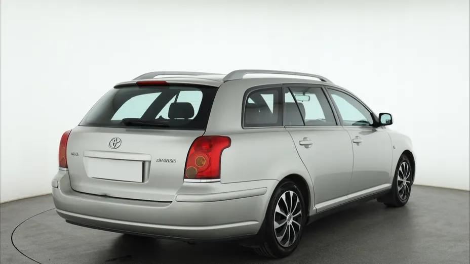 Toyota Avensis -
