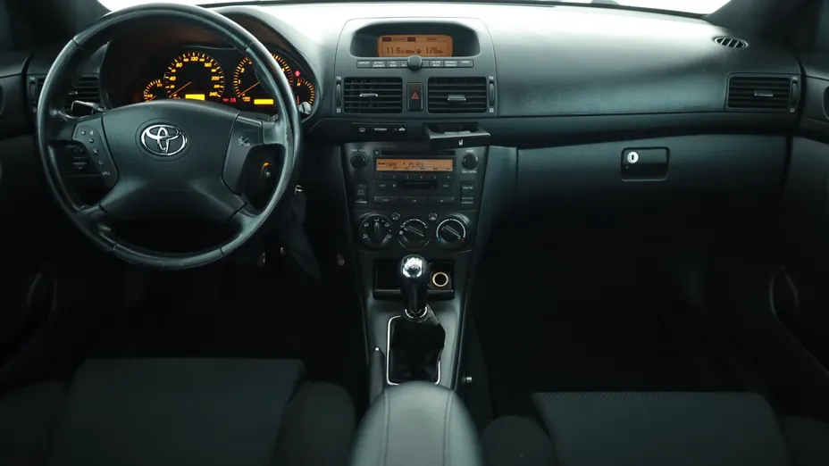 Toyota Avensis -