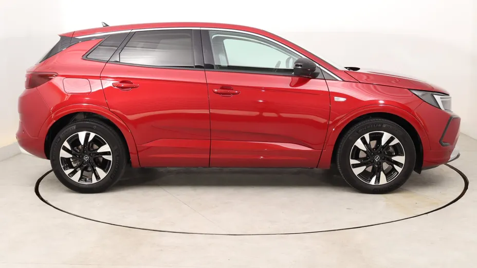 Opel Grandland -
