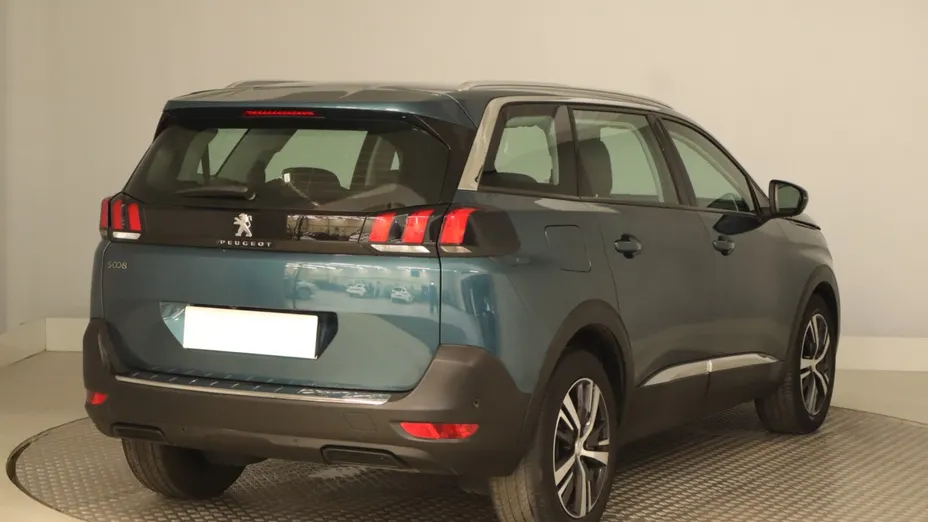 Peugeot 5008 -
