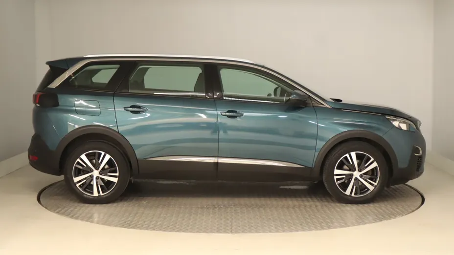 Peugeot 5008 -