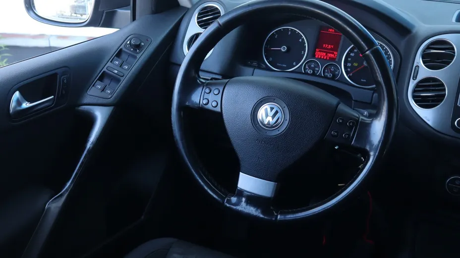 VW Tiguan -