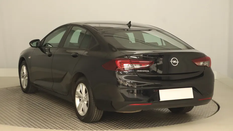 Opel Insignia -