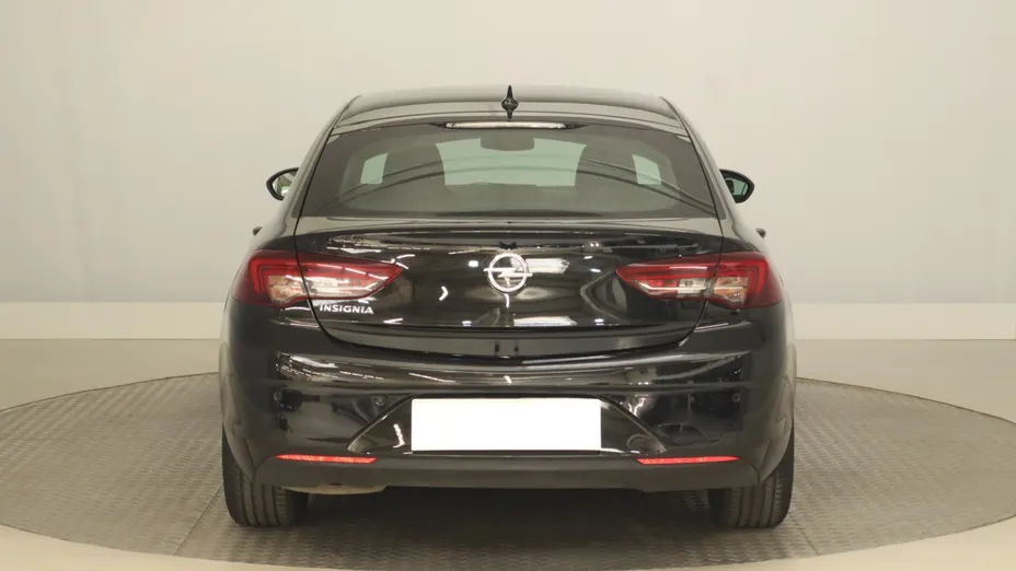 Opel Insignia -