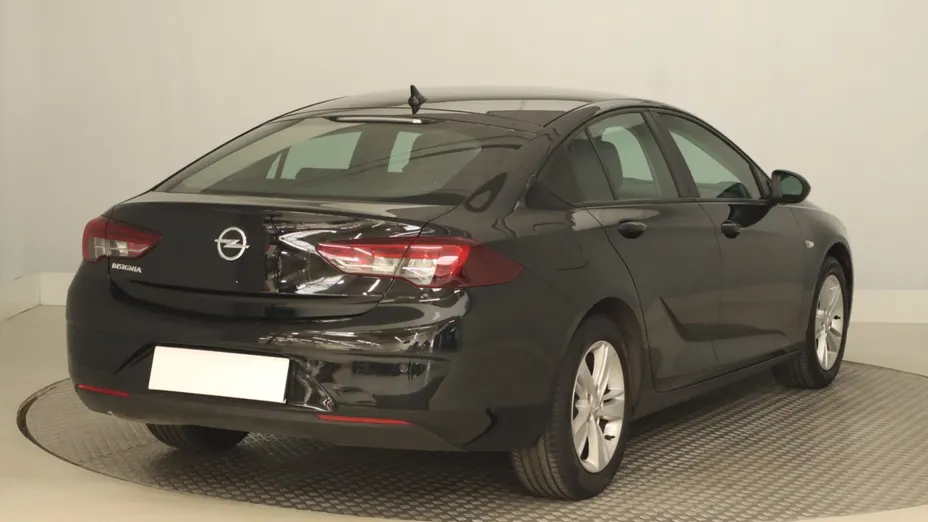 Opel Insignia -