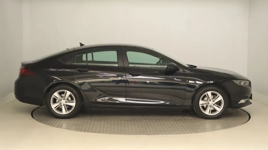 Opel Insignia -