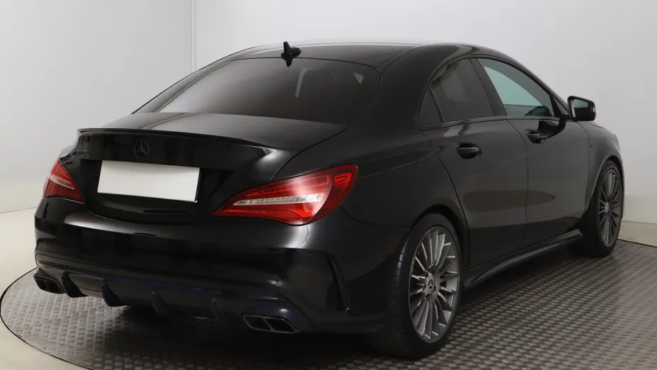 Mercedes CLA -