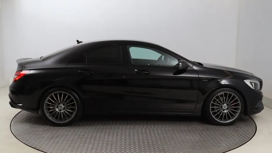Mercedes CLA -