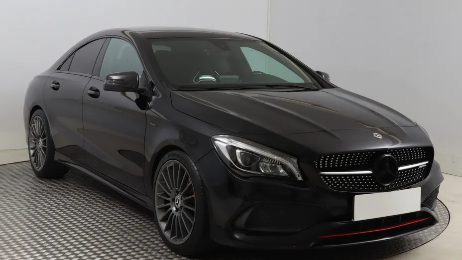 Mercedes CLA -