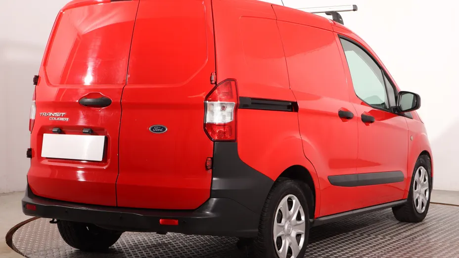 Ford Transit Courier -