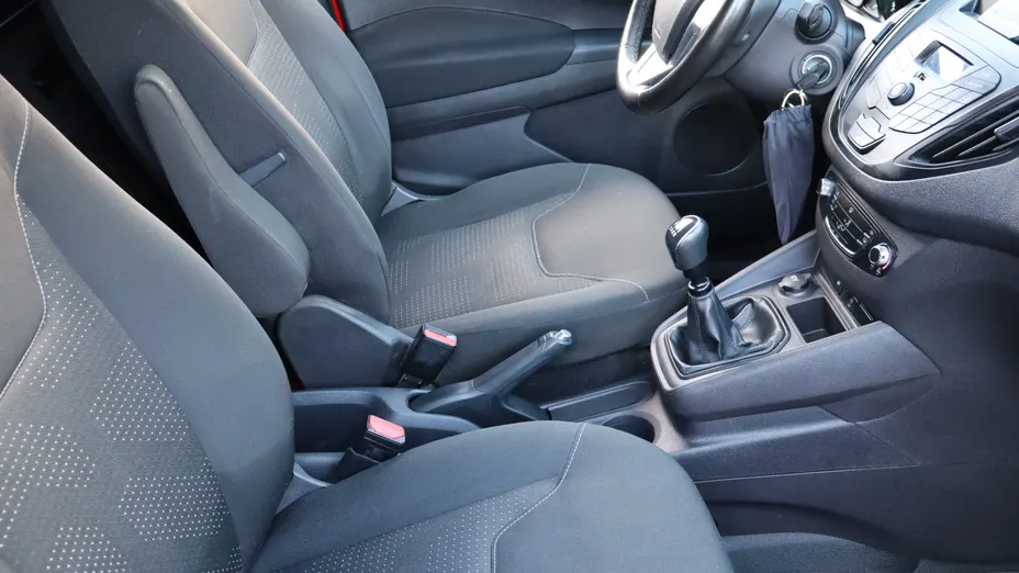 Ford Transit Courier -