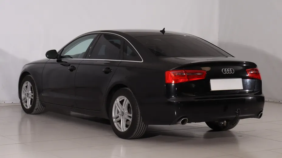 Audi A6 -