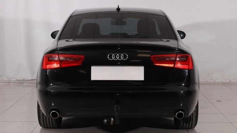 Audi A6 -