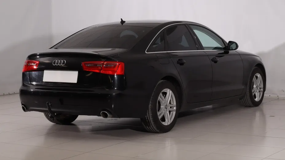 Audi A6 -