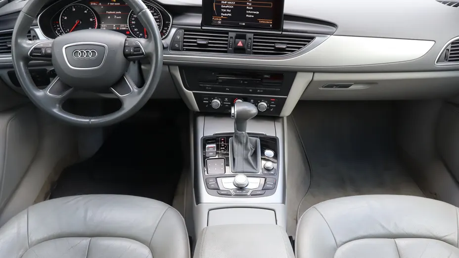 Audi A6 -