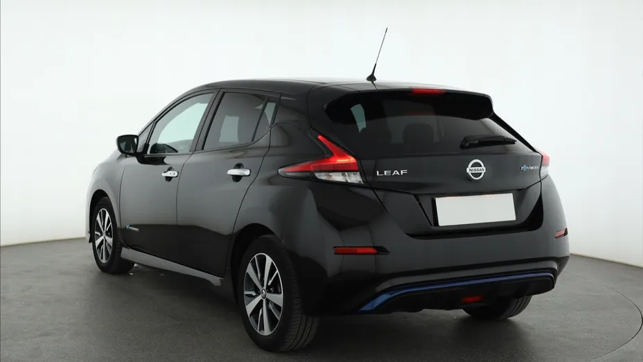 Nissan Leaf -