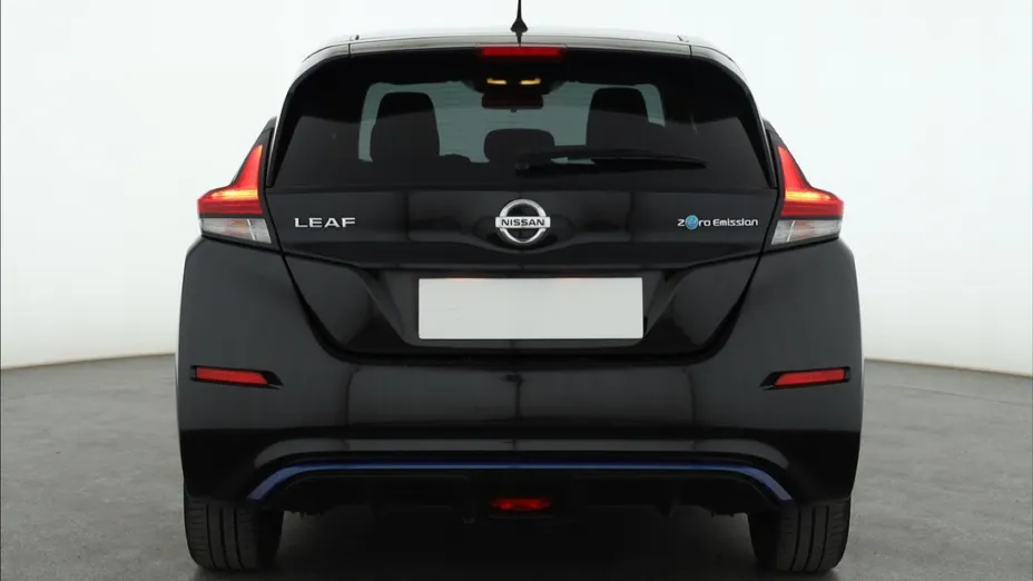 Nissan Leaf -